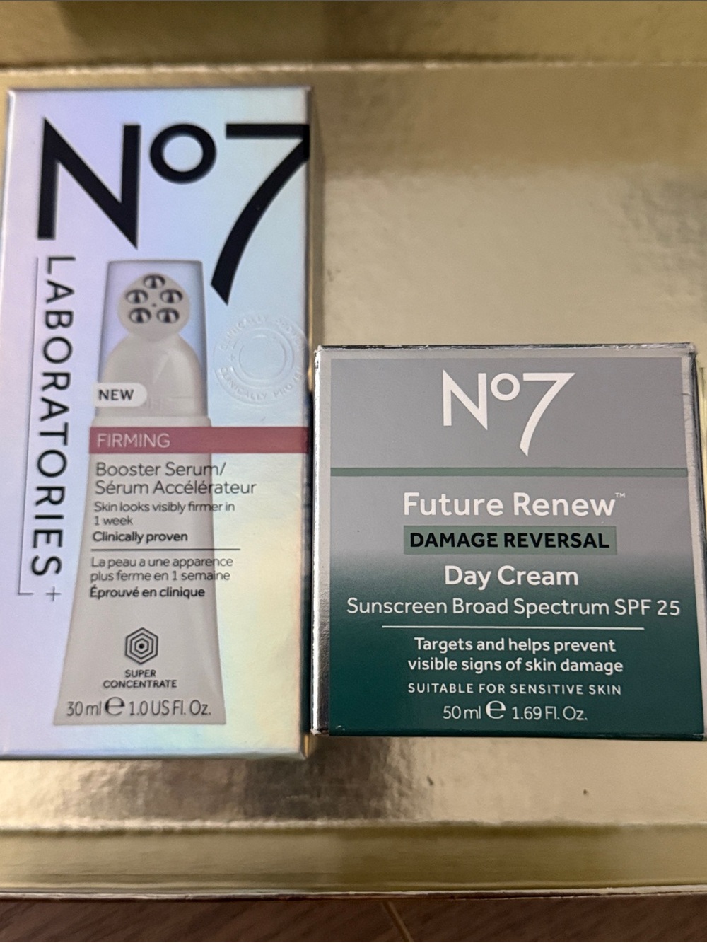 No7 Future Renew Damage Reversal Day Cream SPF 25 - Green